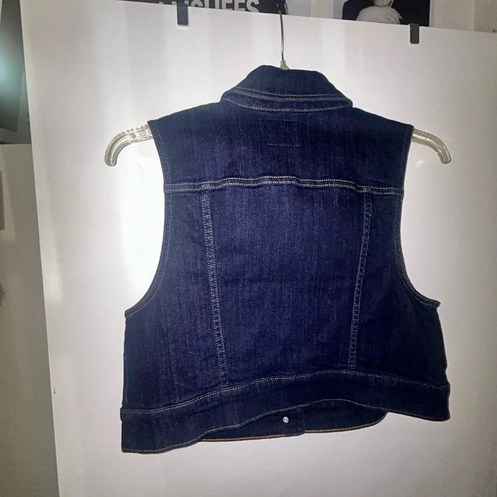 Torrid Dark Blue Denim Vest Sz 0 - Picture 2 of 3